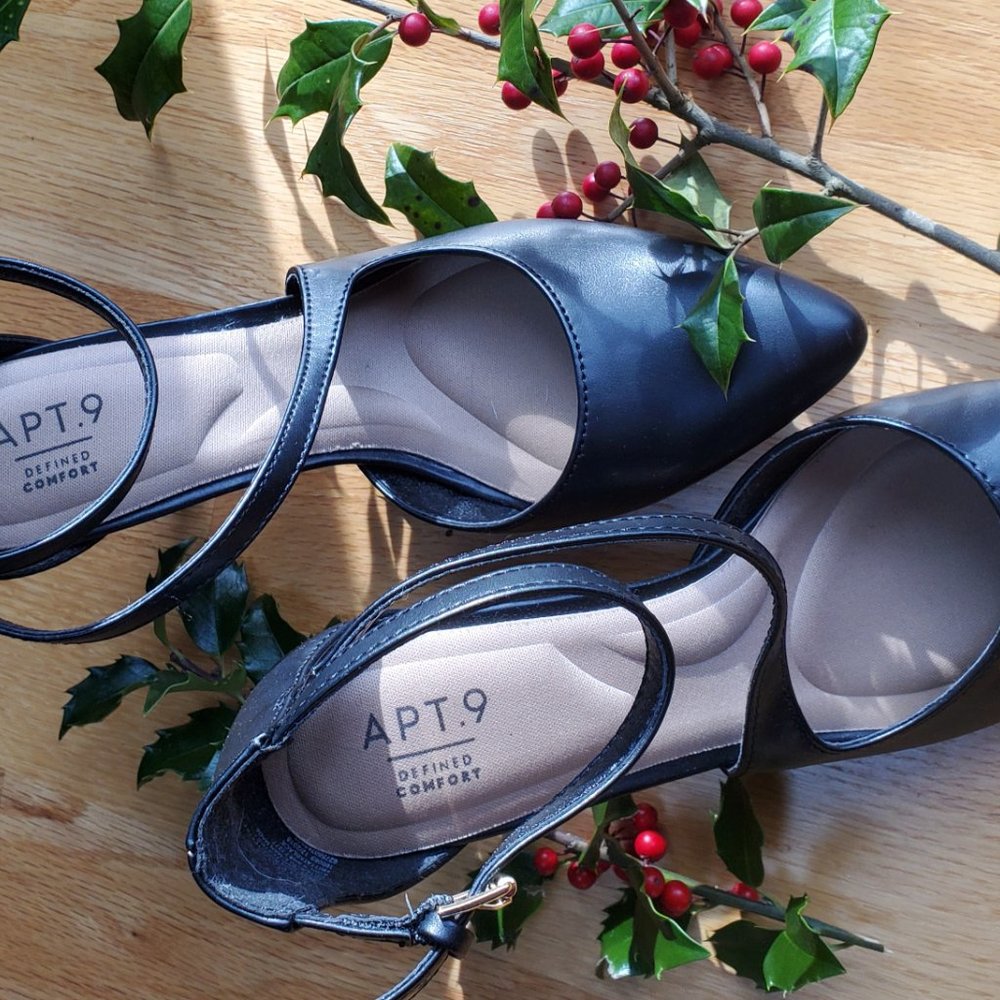 APT 9 pumps with ankle strap